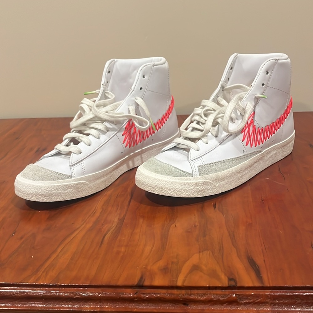 NIKE Blazers - Picture 2 of 8